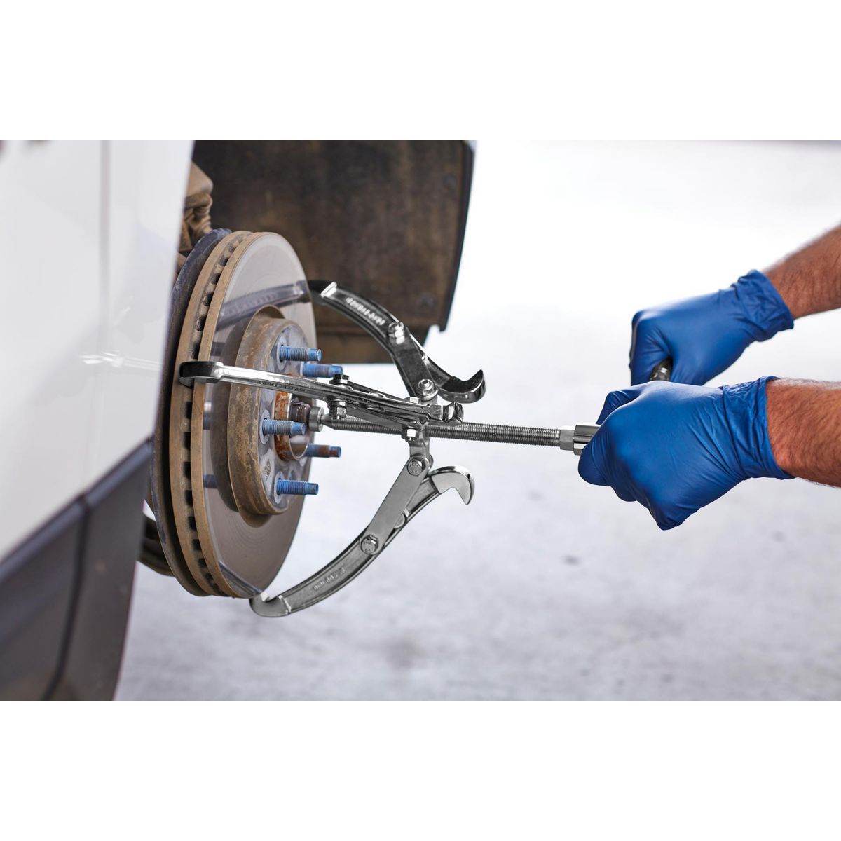 4-Piece Three-Jaw Puller Set B574