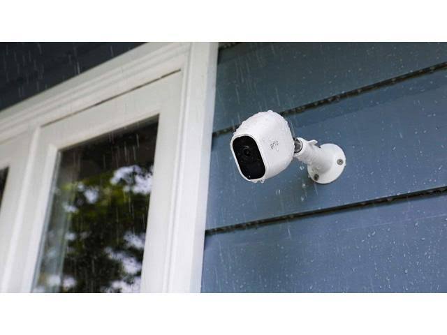 White 1080p Wireless Security Camera D7882