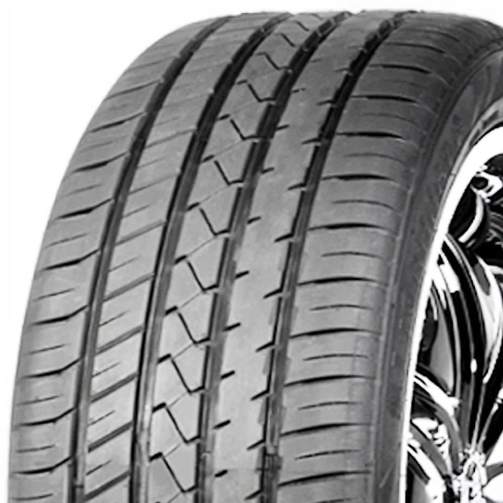 P255/45R20 105W All-Season Tire B7405