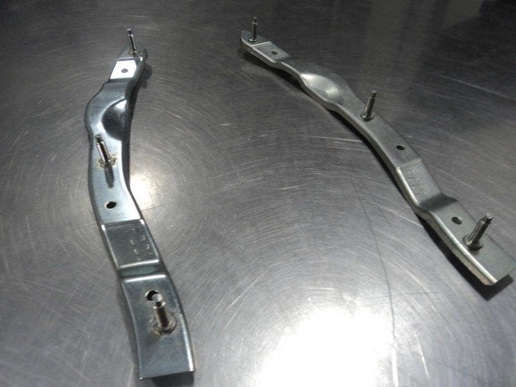 Front Left and Right Bumper Retainer Bracket Set Pack of 2 B430