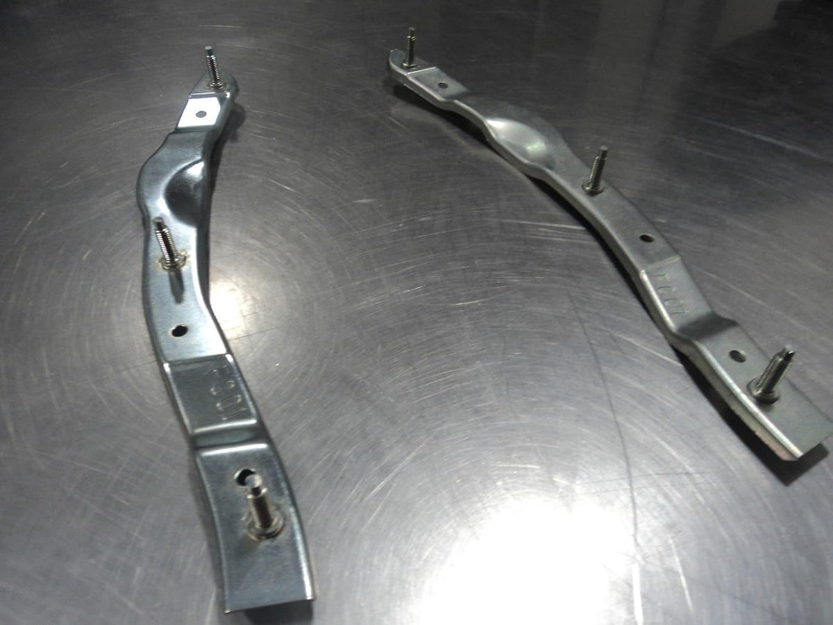 Front Left and Right Bumper Retainer Bracket Set Pack of 2 B430