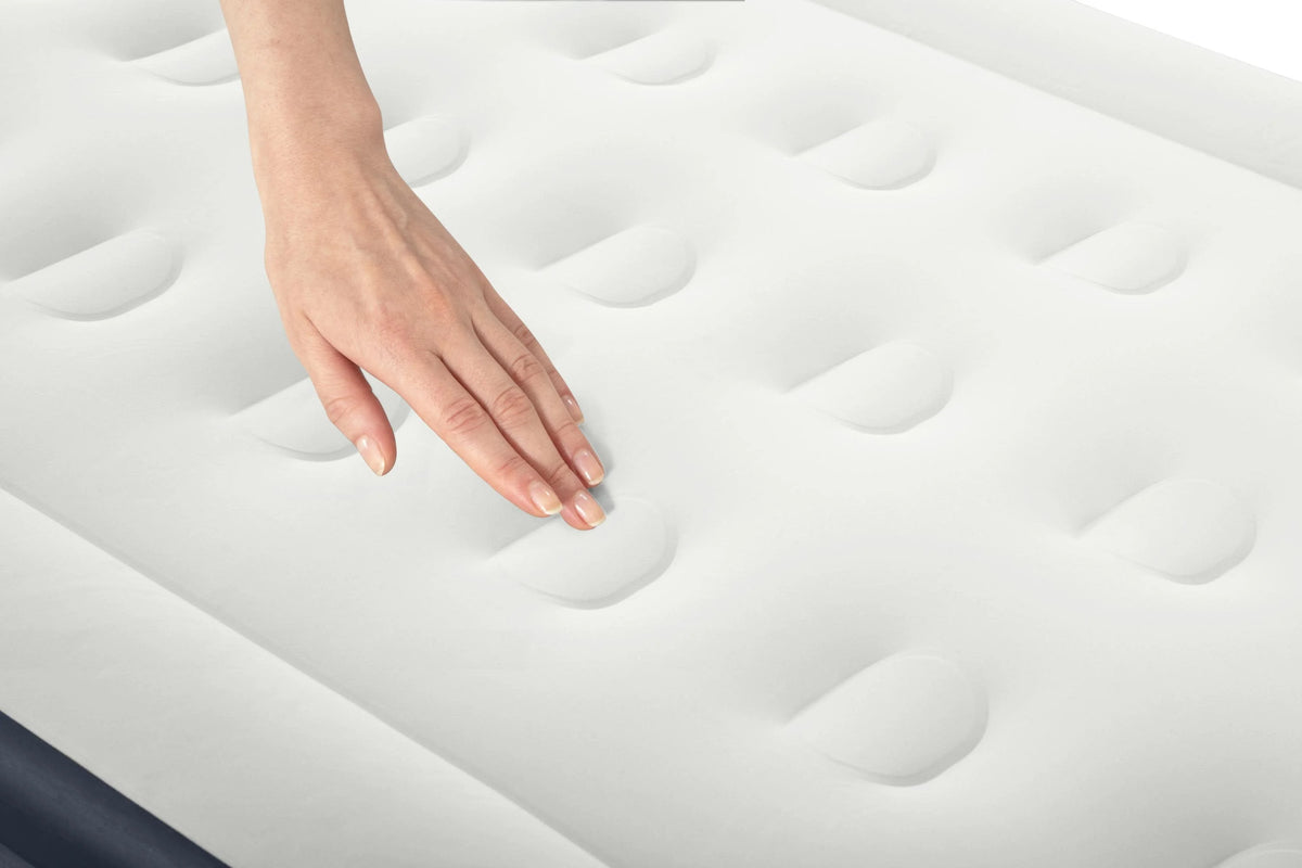 18" Twin Air Mattress with Built-in Pump F747