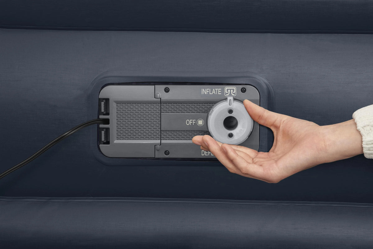 18" Twin Air Mattress with Built-in Pump F747