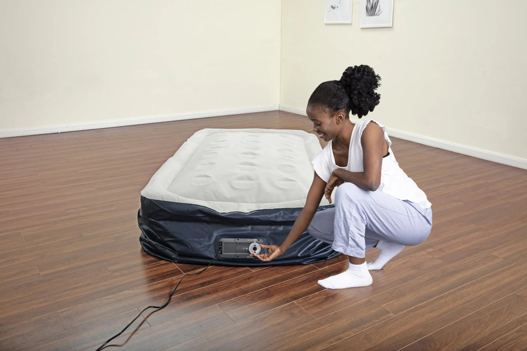 18" Twin Air Mattress with Built-in Pump F747