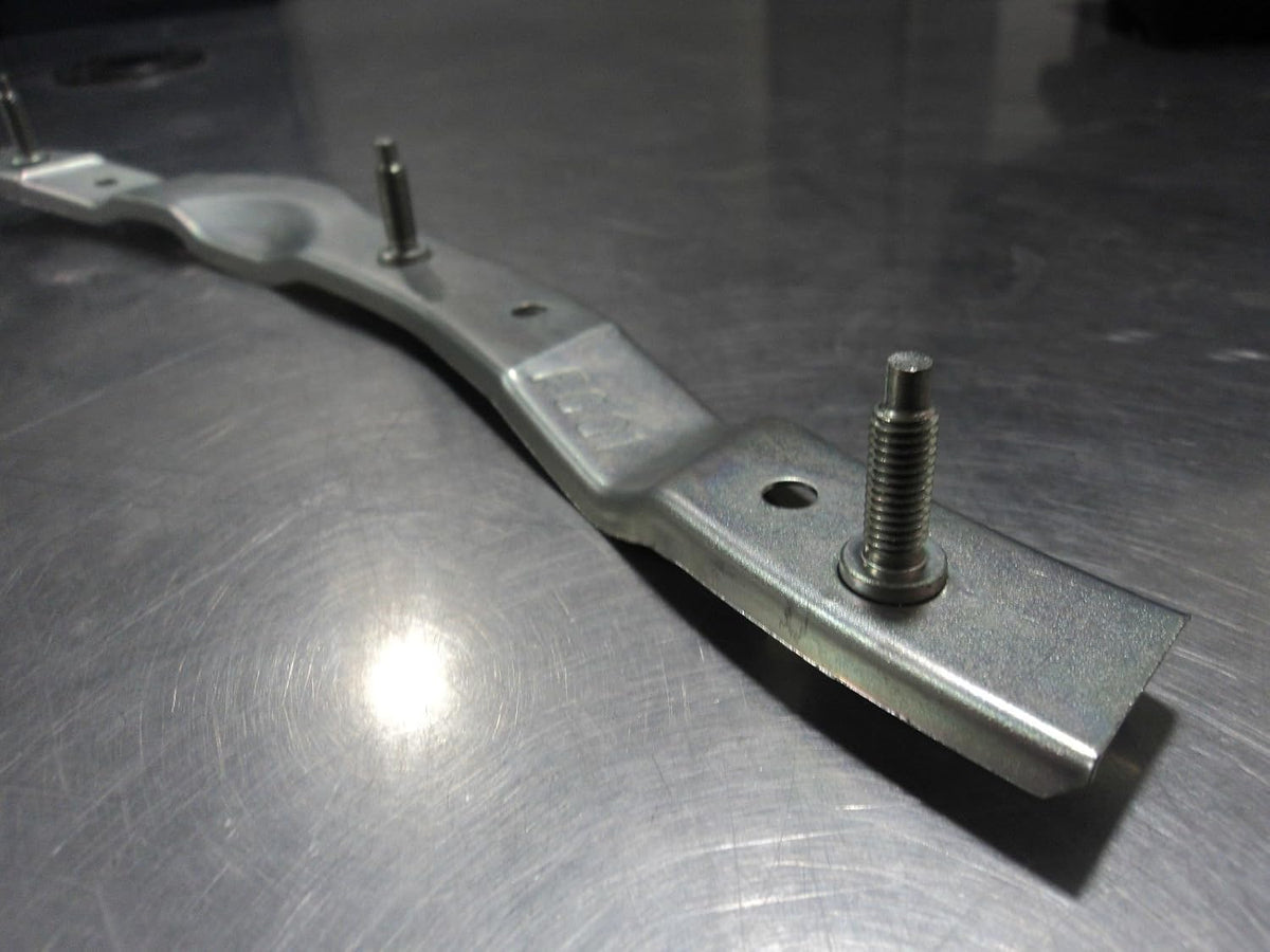 Front Left and Right Bumper Retainer Bracket Set Pack of 2 B430
