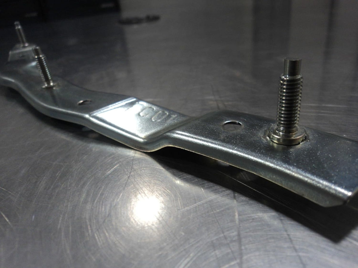 Front Left and Right Bumper Retainer Bracket Set Pack of 2 B430