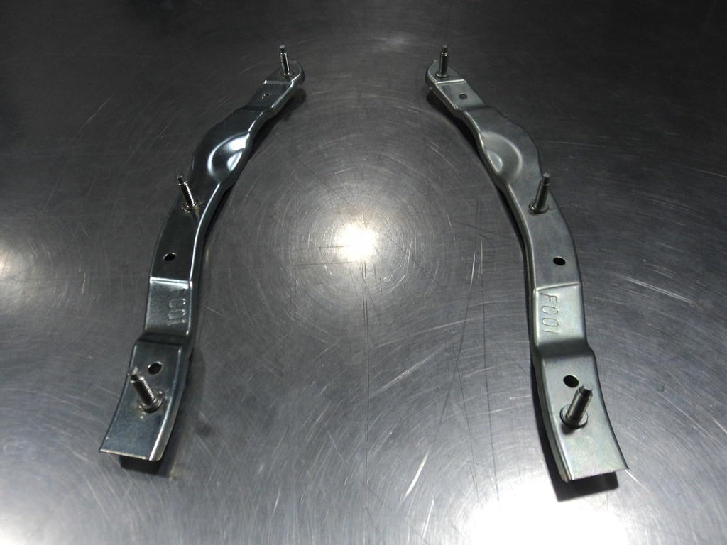 Front Left and Right Bumper Retainer Bracket Set Pack of 2 B430
