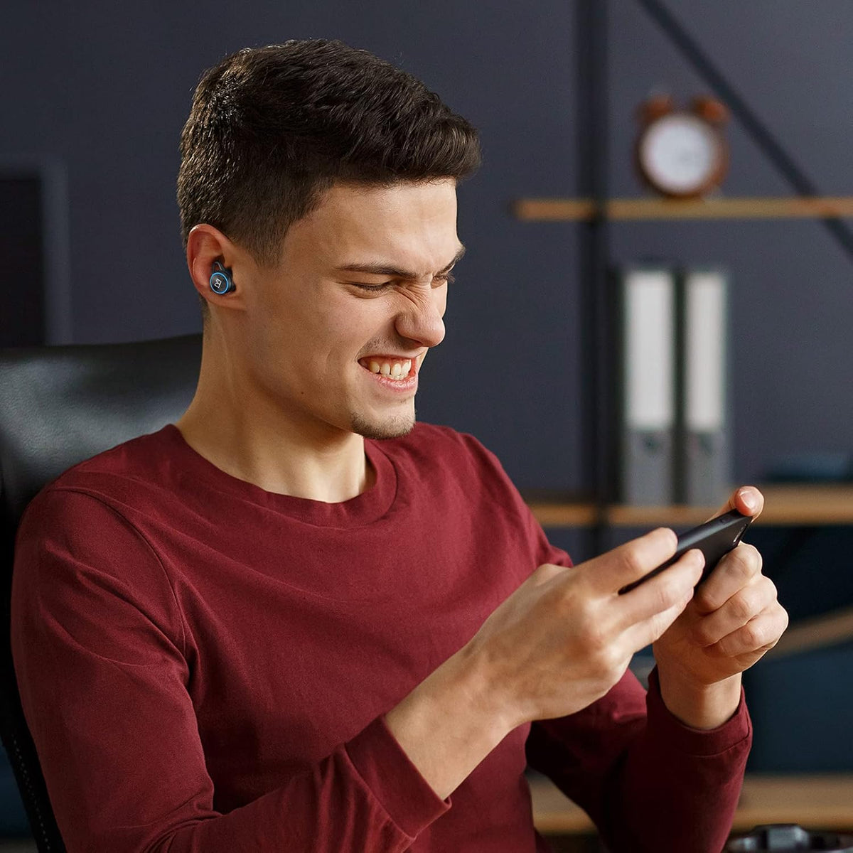 Wireless Earbuds with Rotating Metal Charging Case, 8 Hours Playback, Pack of 2 E565774