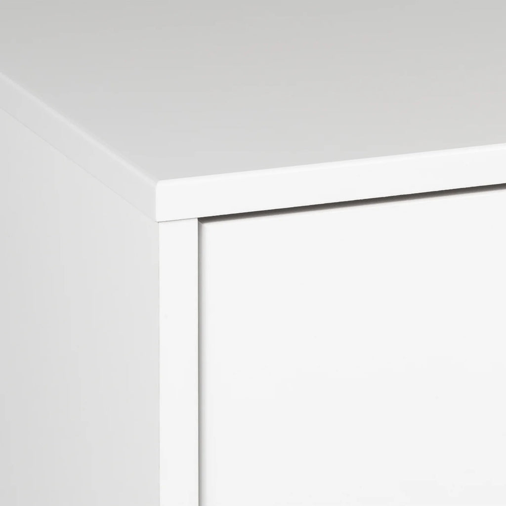 White 4-Drawer Dresser Y441610