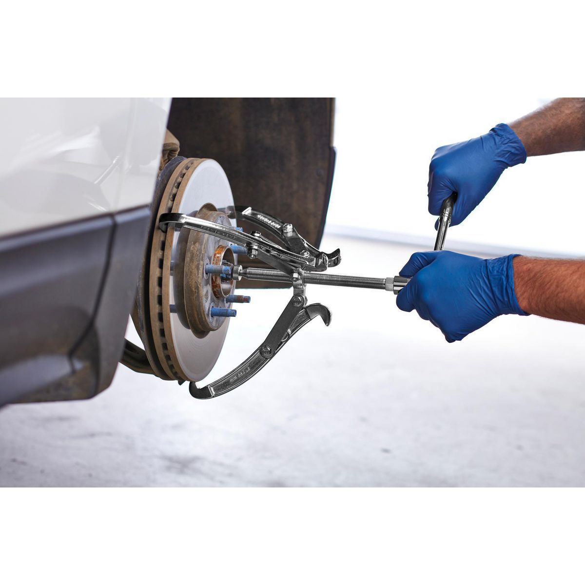 4-Piece Three-Jaw Puller Set B574