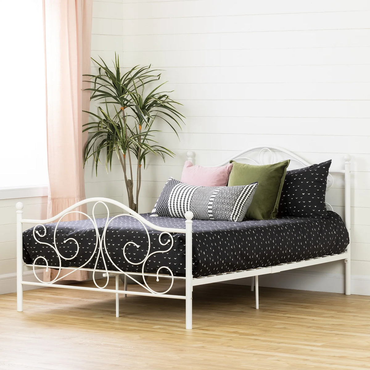 Metal Platform Bed with Headboard and Metal Slats Z7535
